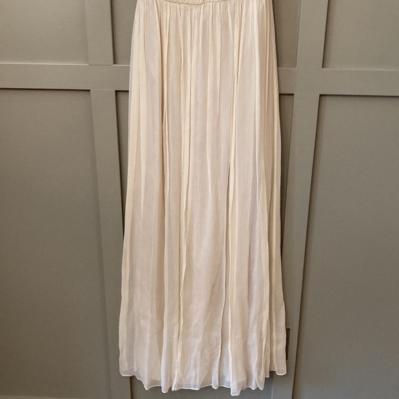 DONNA Morgan 100% Silk Chiffon Maxi Dress Bridesmaid Candlelight Size 4 New NWT - Picture 9 of 15